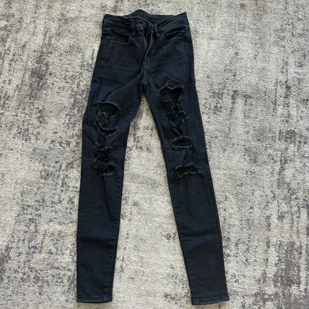 Black American Eagle skinny jeans ripped